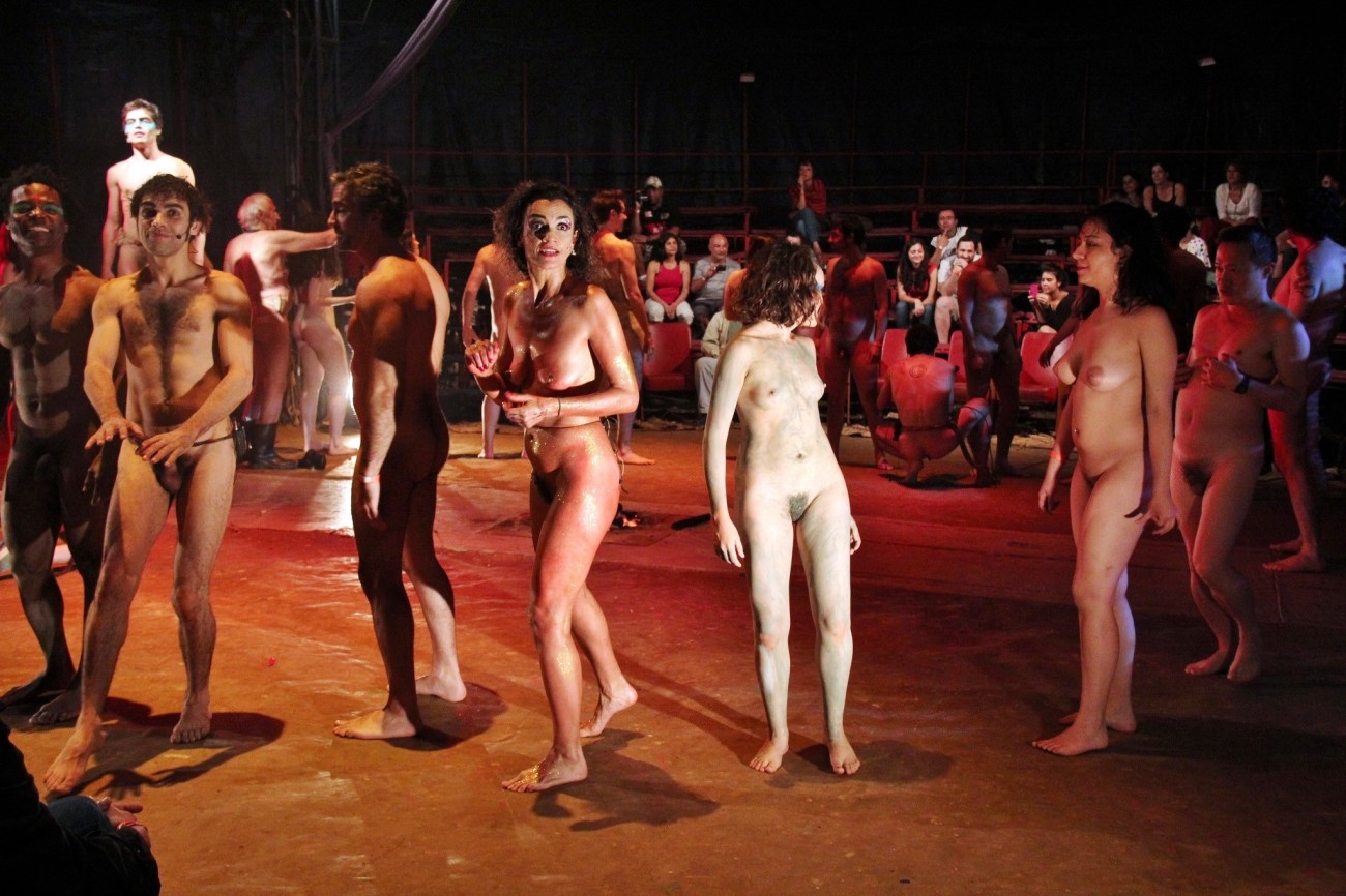 Voyeuy Nude Theatre Group