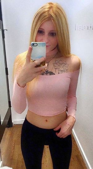 Nice collection of non-nude teen selfies