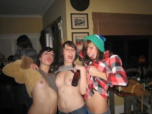 Titty-Flashing Party Girls Open -