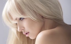 Download Wallpaper blonde girl lips..