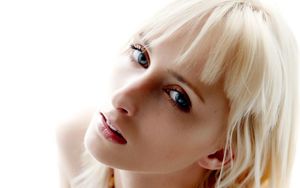 Woman Gril Beauty Face Blonde Colette..