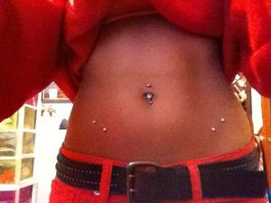 I wanttttt. ❤ Hip piercings are so