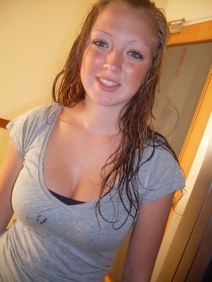 amateur teen cleavage free porn photo at SexNaked.