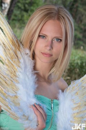 3719-AmourAngels - Emma - Golden Angel