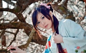 Japanese girl in kimono wallpapers and