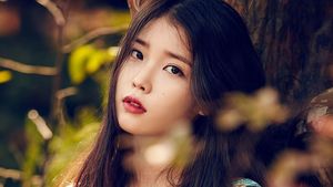 IU K-Pop Beautiful Asian Singer