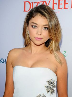 Sarah Hyland sexy cleavages - Dizzy Feet