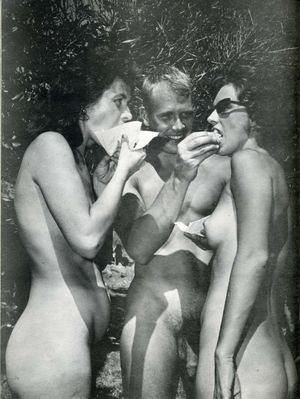 Retro family nudist picture sorgusuna..
