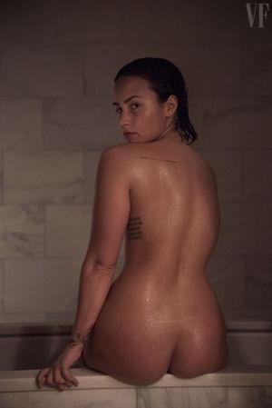 Demi Lovato Nude (Photos) #The Fappening